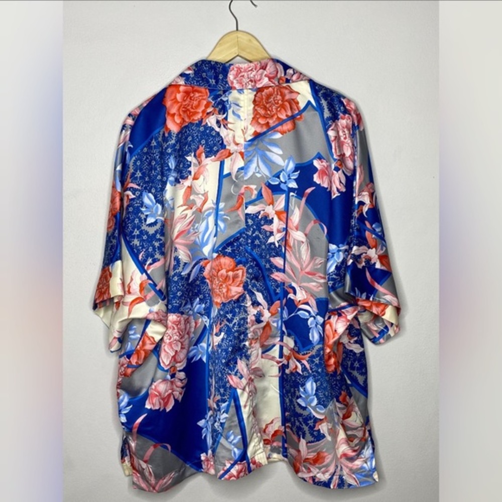 Natori Floral‎ Satin Sleep Wear Top - Picture 2 of 4